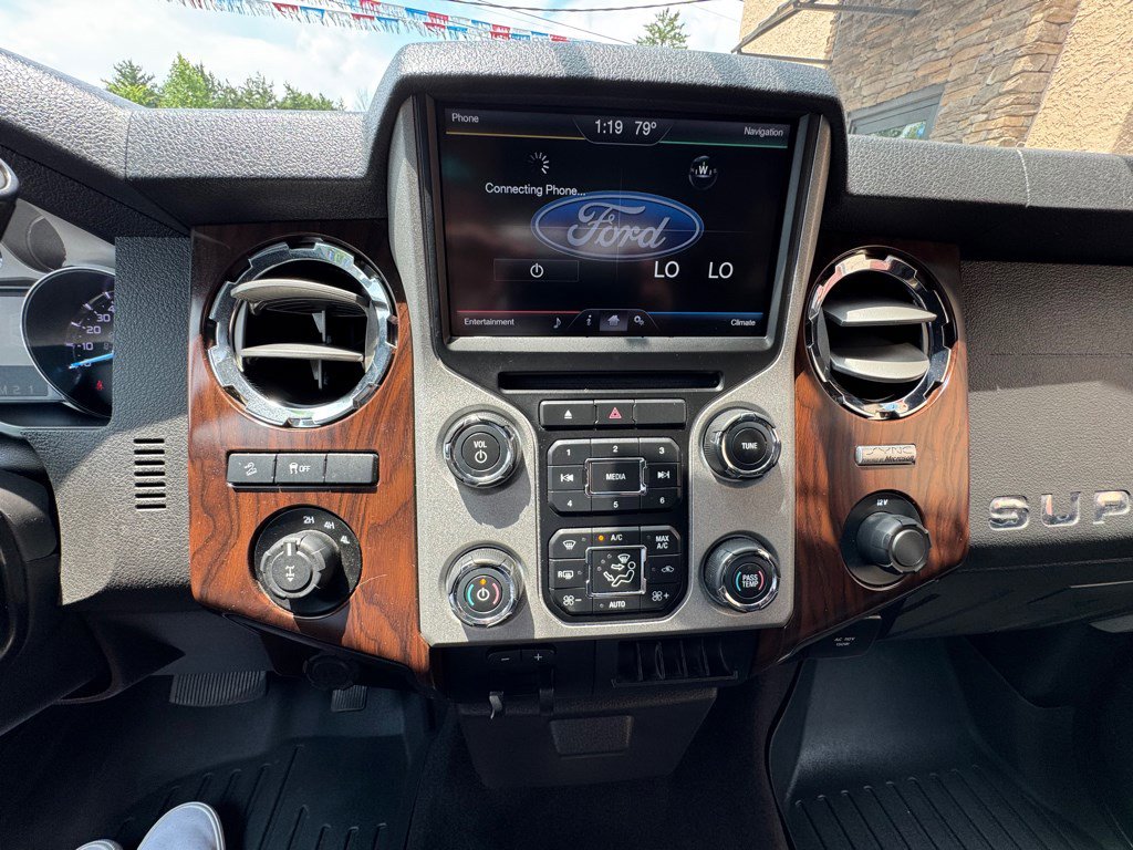 Used 2015 Ford F250 Lariat w/ FX4 Off-Road Package image 17