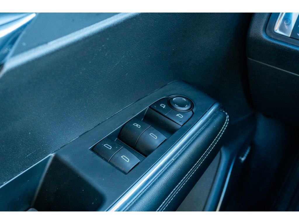 Used 2025 GMC Acadia Elevation image 29