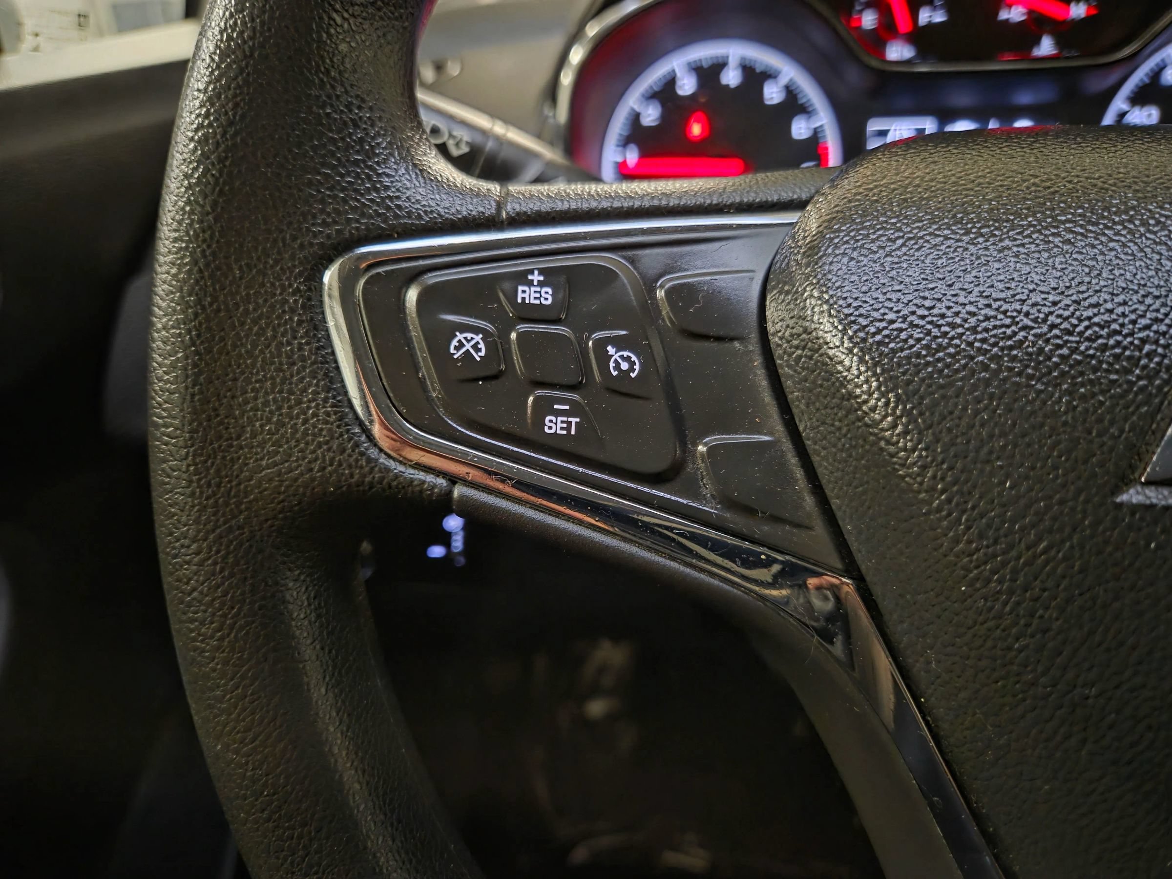 Used 2019 Chevrolet Cruze LT w/ Convenience Package FWD image 21