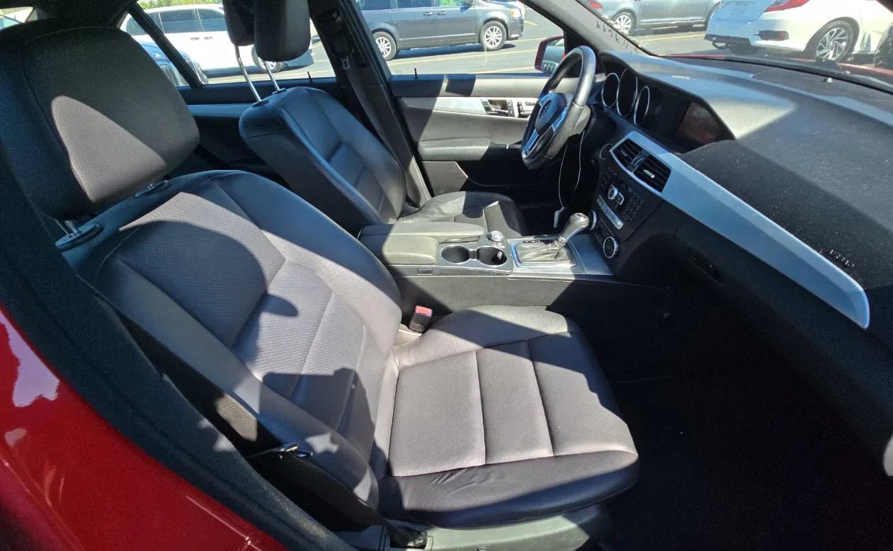 Used 2013 Mercedes-Benz C 250 Sedan image 7