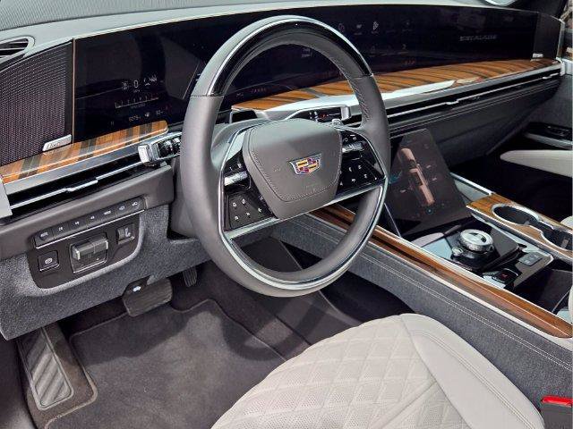 Certified 2026 Cadillac Escalade ESV Platinum Sport w/ LPO, ONYX Package AWD/4WD image 14