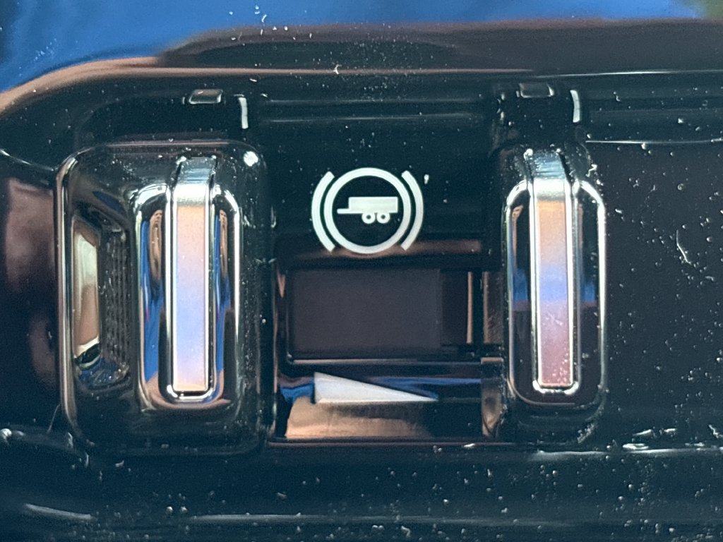 New 2026 RAM 1500 Laramie w/ Night Edition AWD/4WD image 16