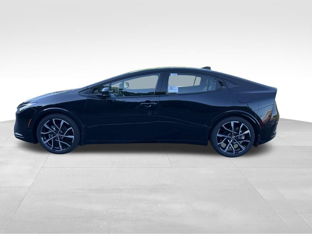 New 2026 Toyota Prius Plug-In Hybrid FWD image 2
