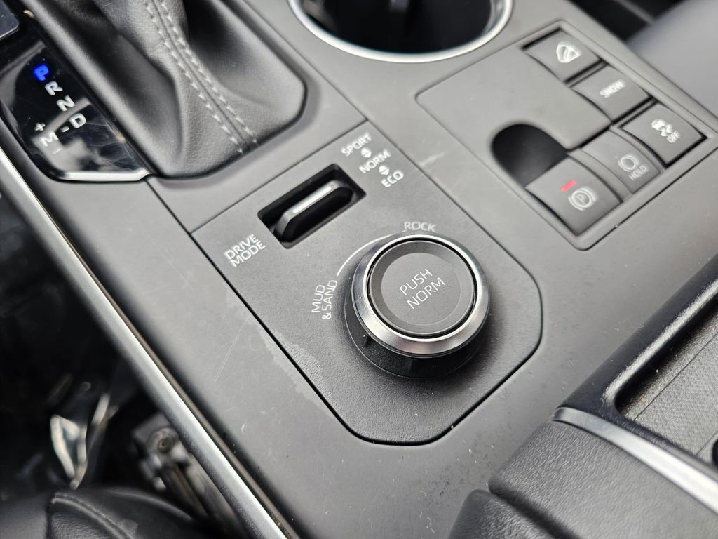 Certified 2025 Toyota Highlander XSE image 39