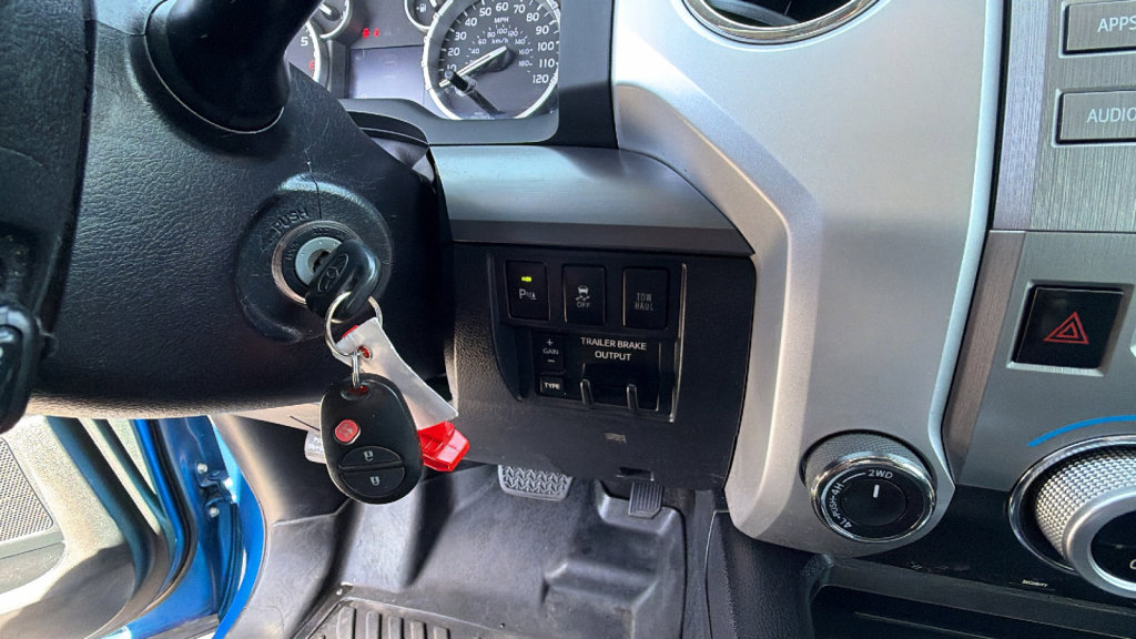 Certified 2017 Toyota Tundra Platinum image 17