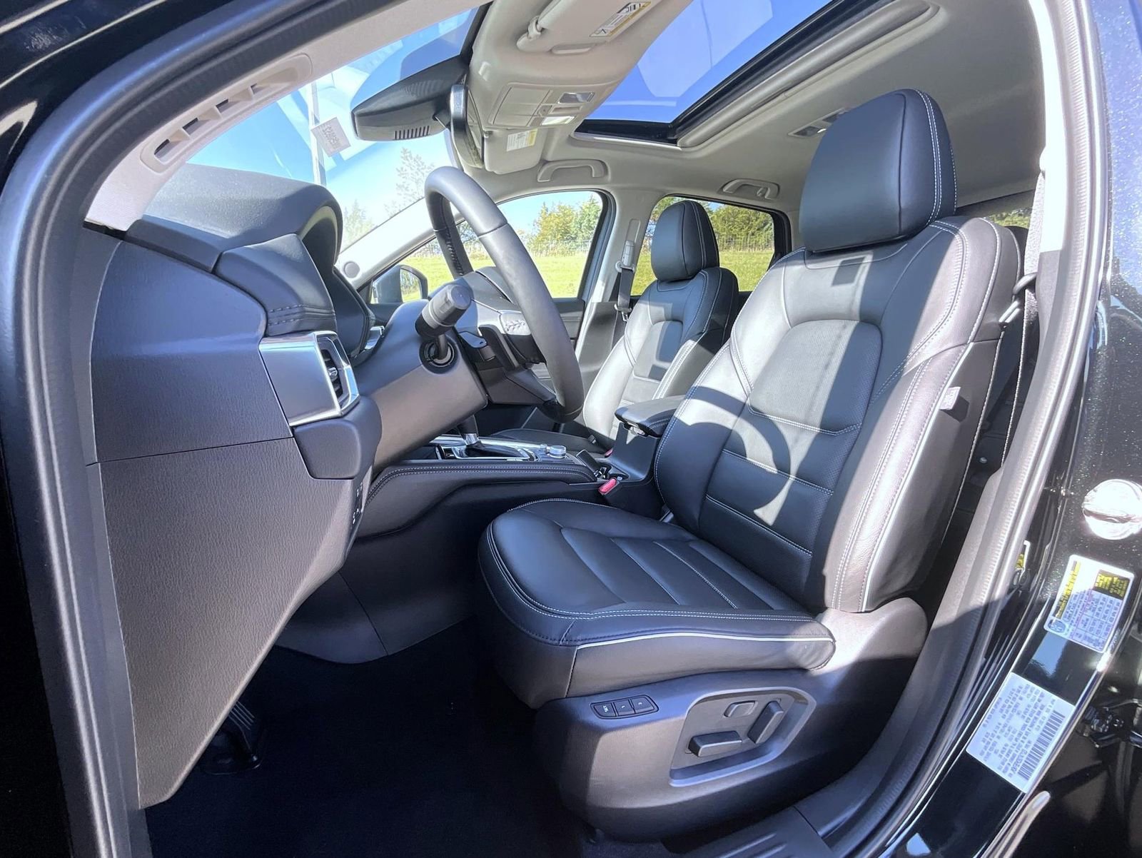 New 2025 MAZDA CX-5 AWD 2.5 S w/ Premium Plus Pkg image 11