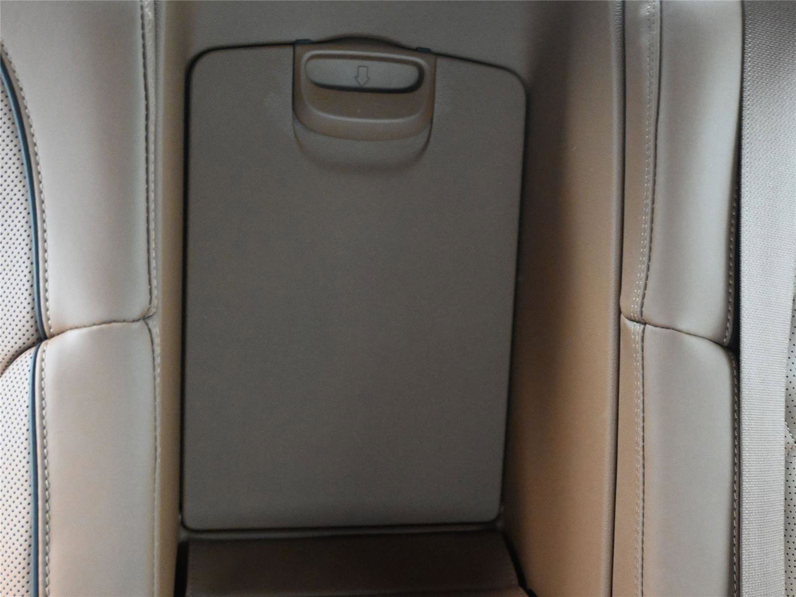 Used 2021 Genesis G90 3.3T Premium image 12