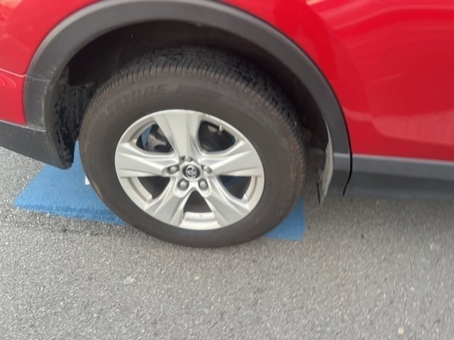 Used 2017 Toyota RAV4 LE image 9