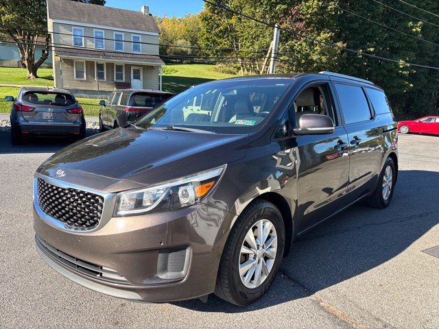 Used 2016 Kia Sedona LX w/ LX Essentials Premium Package FWD image 3