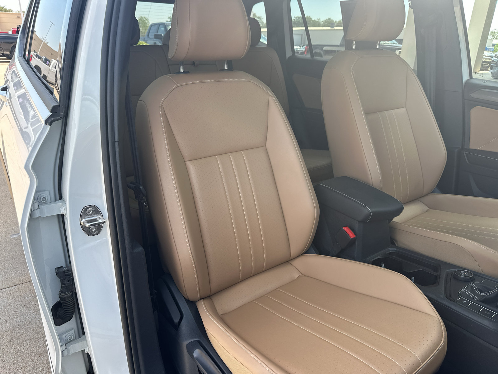 Used 2024 Volkswagen Tiguan SE R-Line AWD/4WD image 31