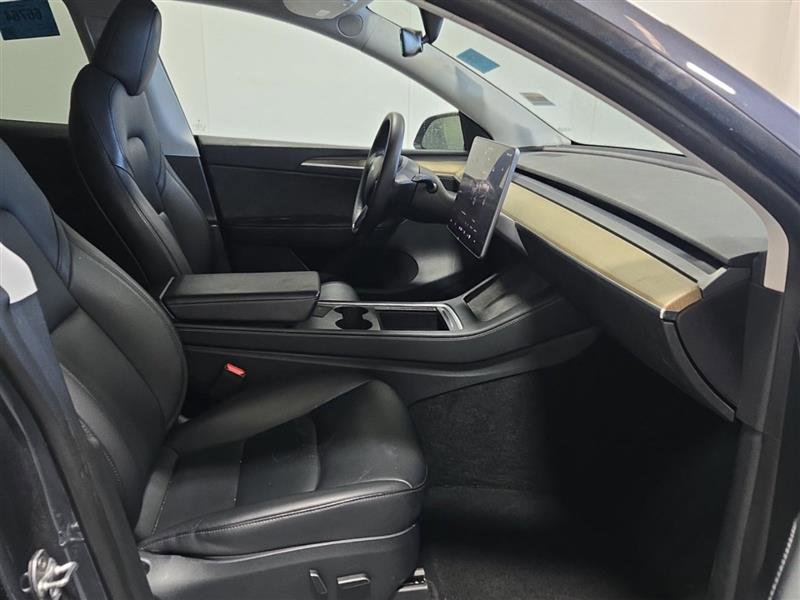 Used 2023 Tesla Model Y Long Range image 3