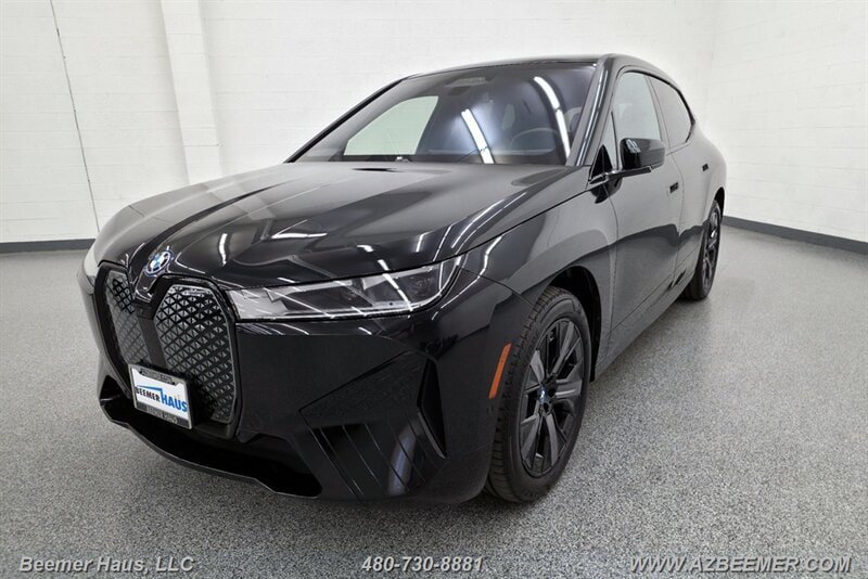 Used 2024 BMW iX xDrive50 w/ Premium Package AWD/4WD image 2