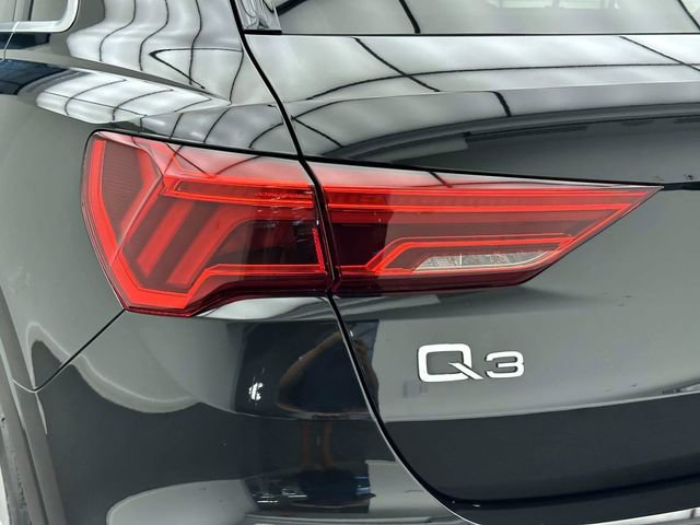 Used 2023 Audi Q3 2.0T Premium w/ Convenience Package AWD/4WD image 9