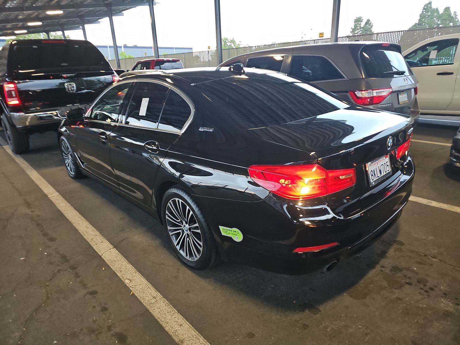 Used 2019 BMW 530e w/ Convenience Package image 3