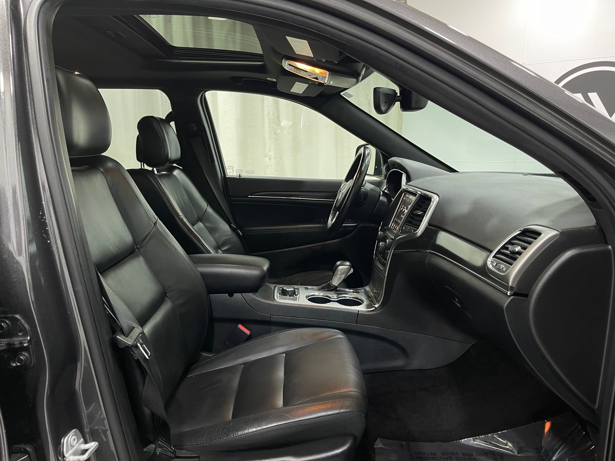 Used 2018 Jeep Grand Cherokee Limited image 32