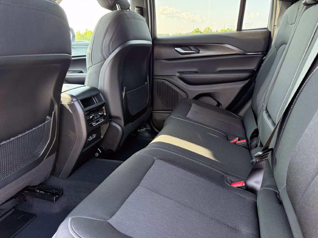 New 2026 Jeep Grand Cherokee Laredo RWD image 20