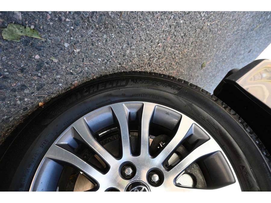 Used 2020 Toyota Sienna XLE FWD image 12