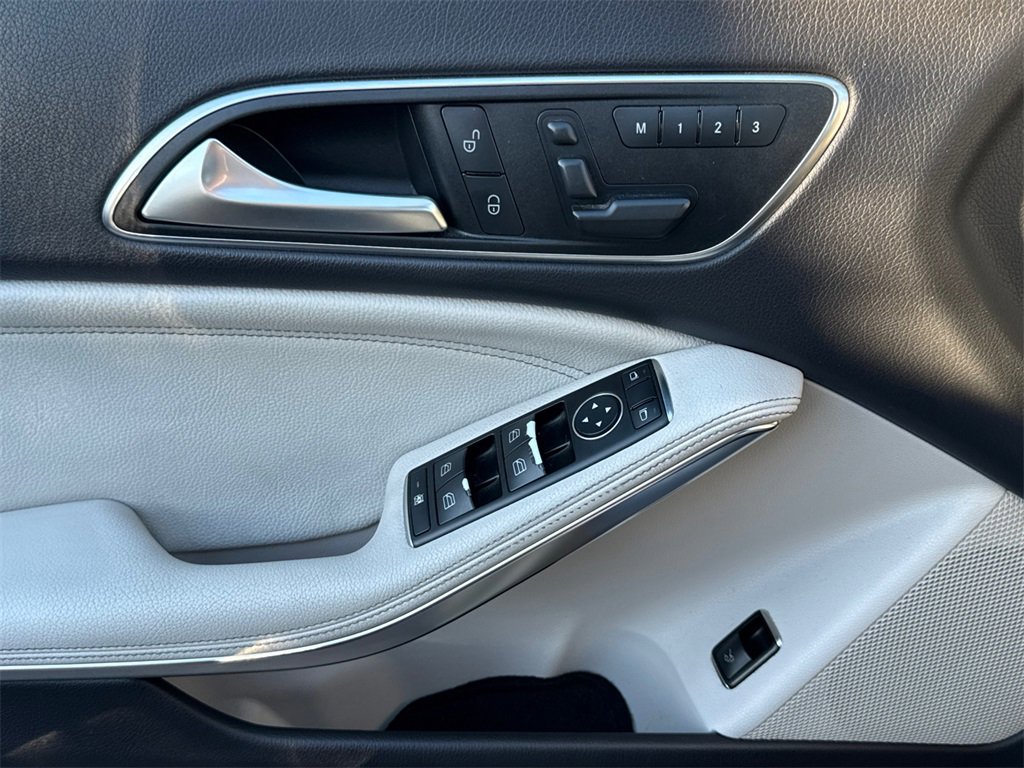 Used 2015 Mercedes-Benz CLA 250 4MATIC image 24