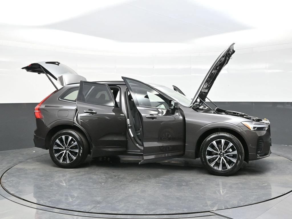 Used 2025 Volvo XC60 B5 Plus w/ Climate Package AWD/4WD image 45