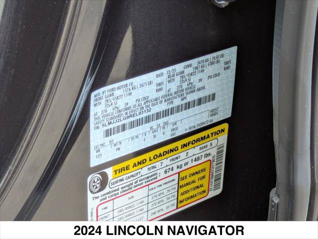 Used 2024 Lincoln Navigator Reserve AWD/4WD image 27