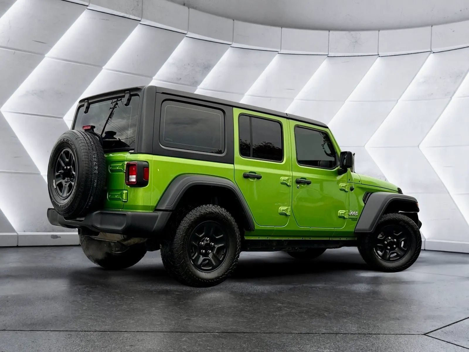 Used 2018 Jeep Wrangler Unlimited Sport AWD/4WD image 8