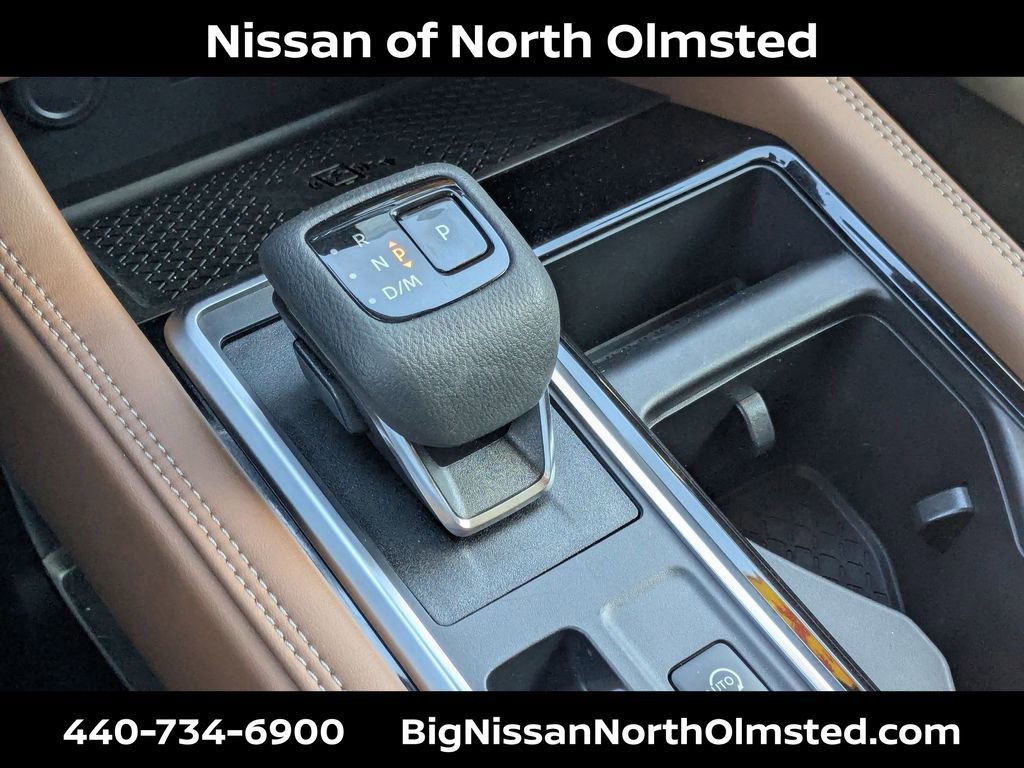 Certified 2024 Nissan Pathfinder Platinum w/ Black Appearance Package image 22