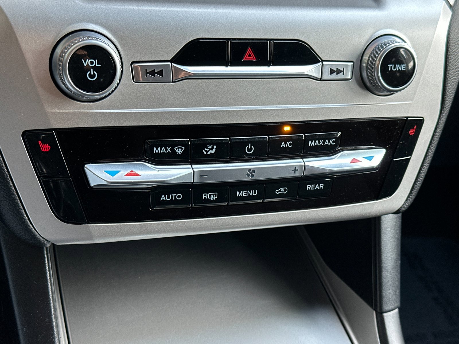 Certified 2022 Ford Explorer XLT image 22