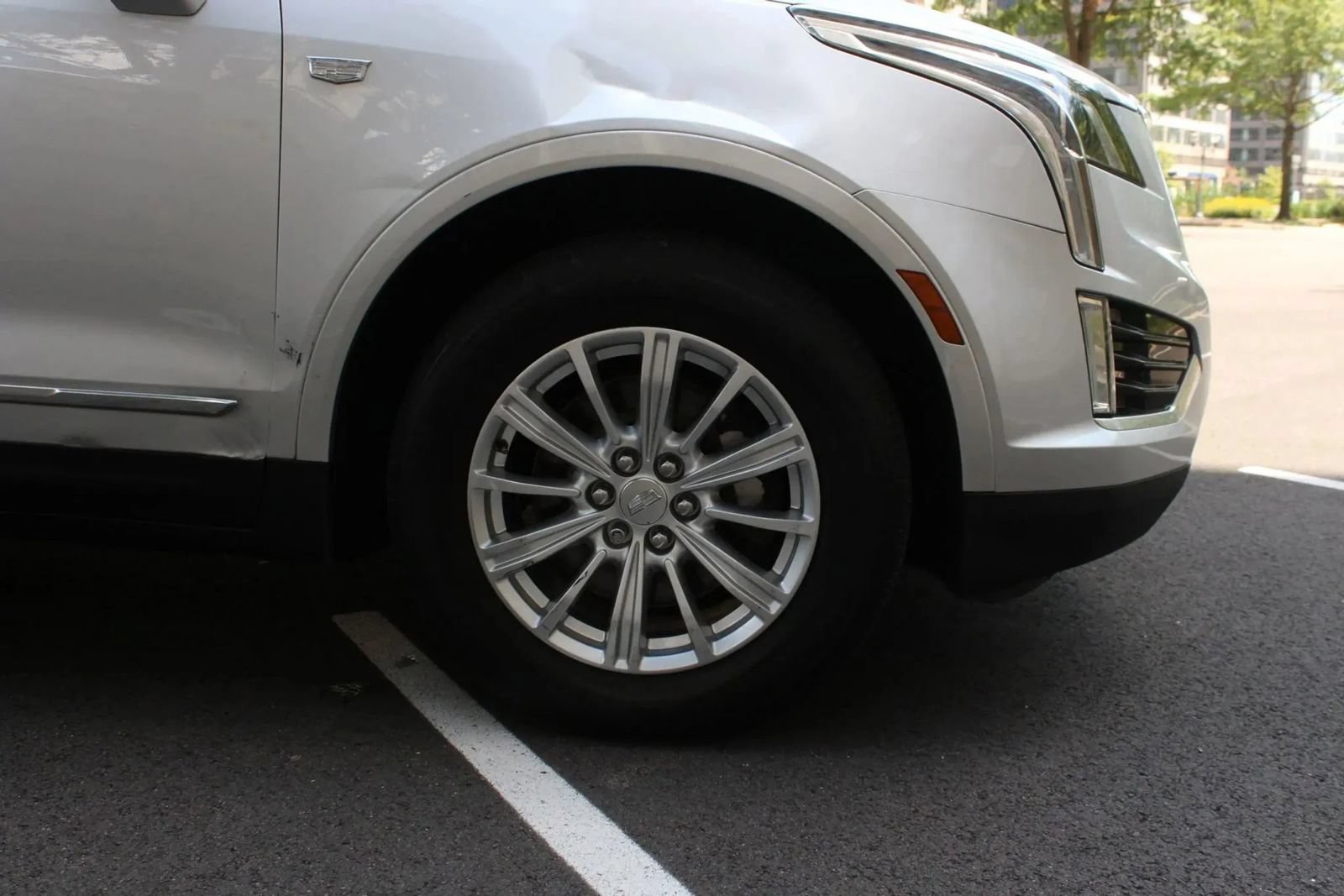 Used 2018 Cadillac XT5 AWD image 4