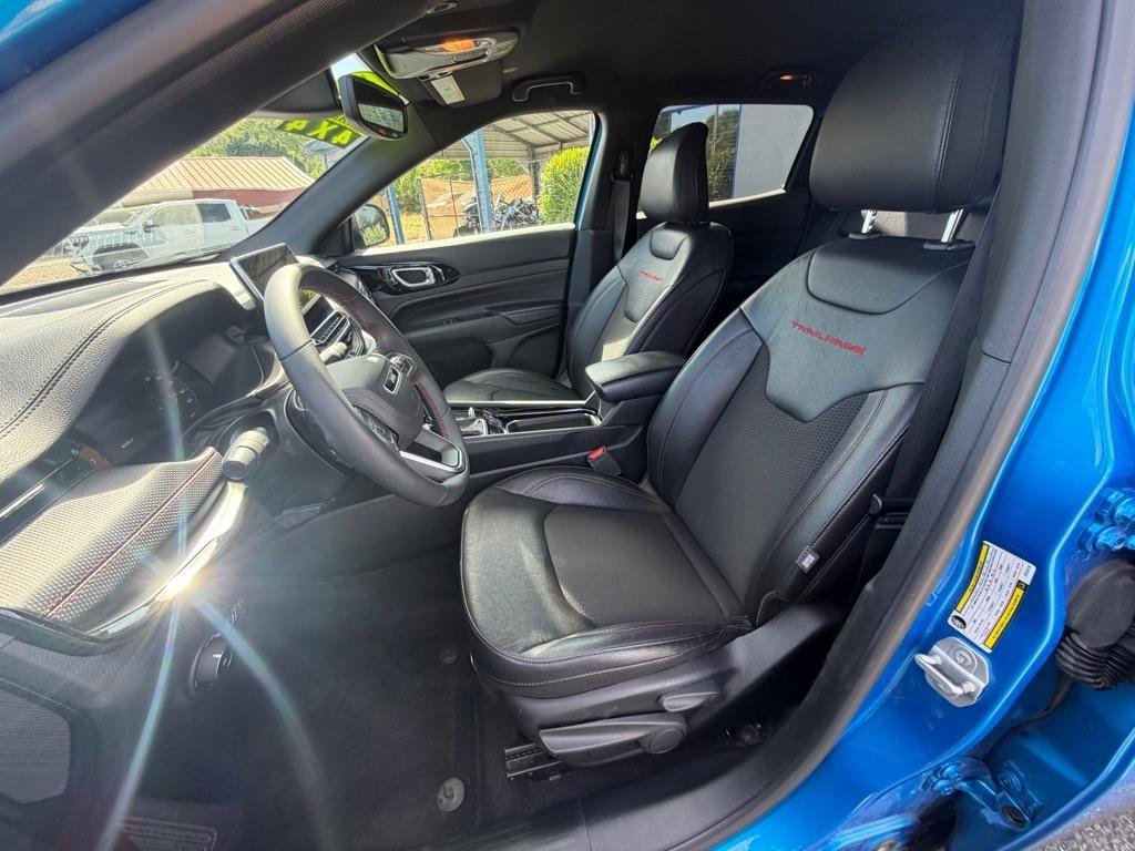 Used 2025 Jeep Compass Trailhawk AWD/4WD image 9