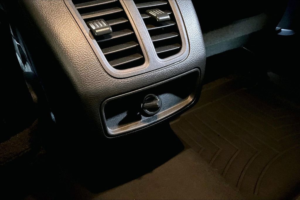 Used 2013 Ford Taurus SEL image 30