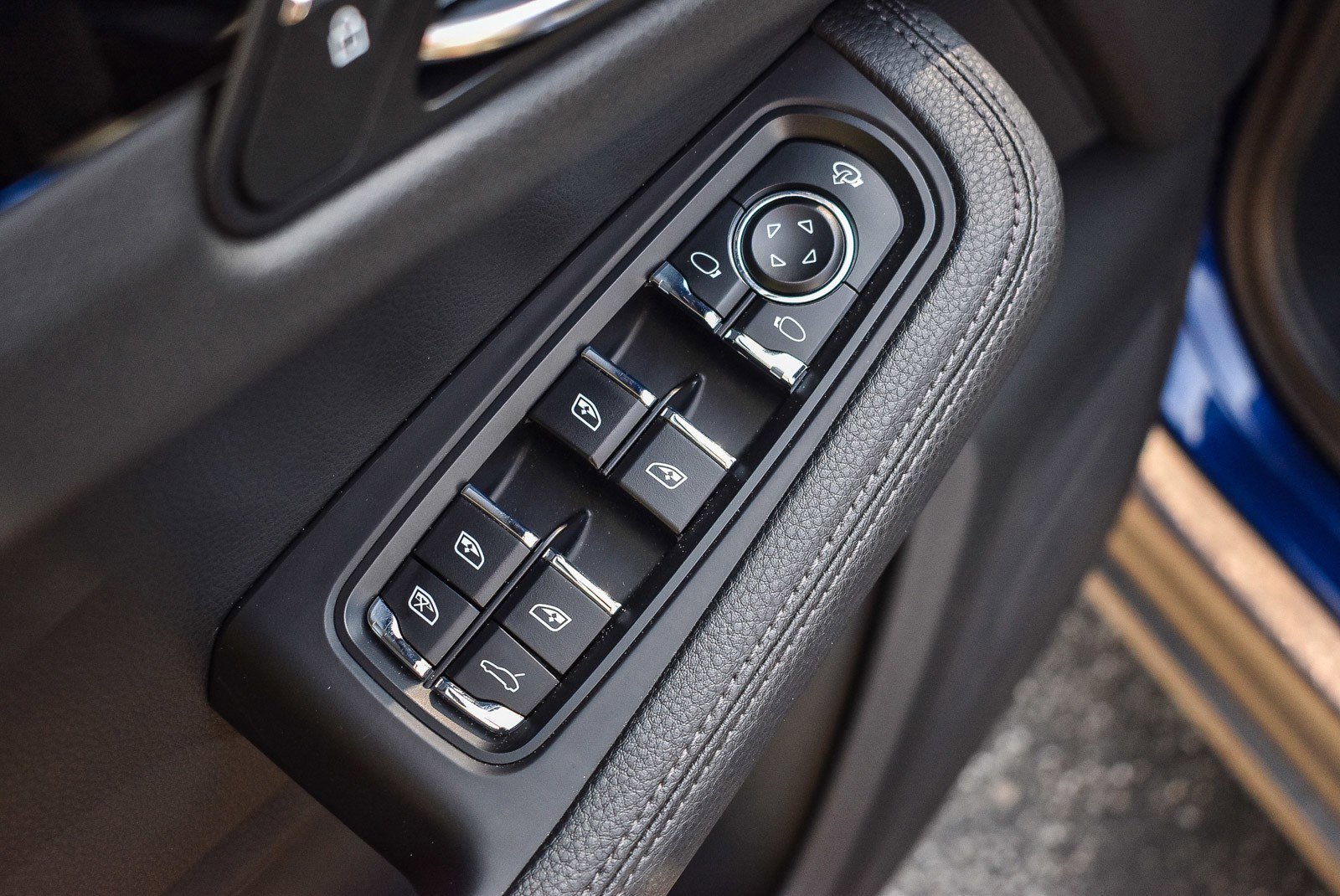 Used 2023 Porsche Macan image 19