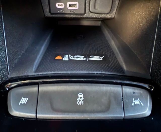 Used 2022 Chevrolet Bolt EUV LT w/ Convenience Package image 30