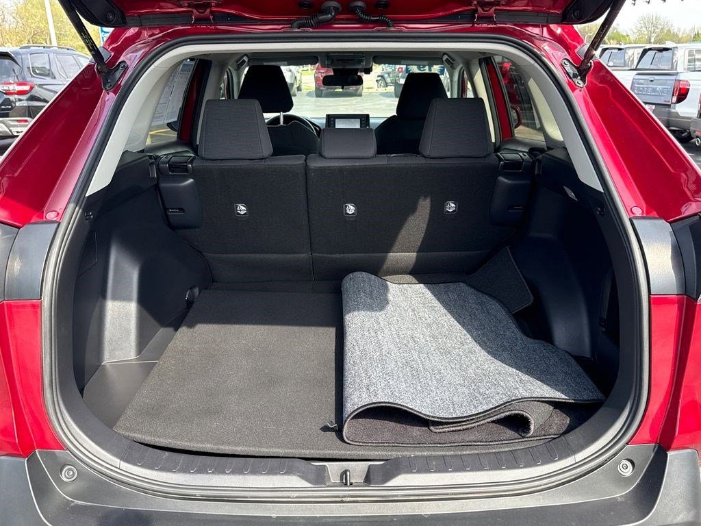 Used 2019 Toyota RAV4 LE w/ Carpet Mat Package AWD/4WD image 16