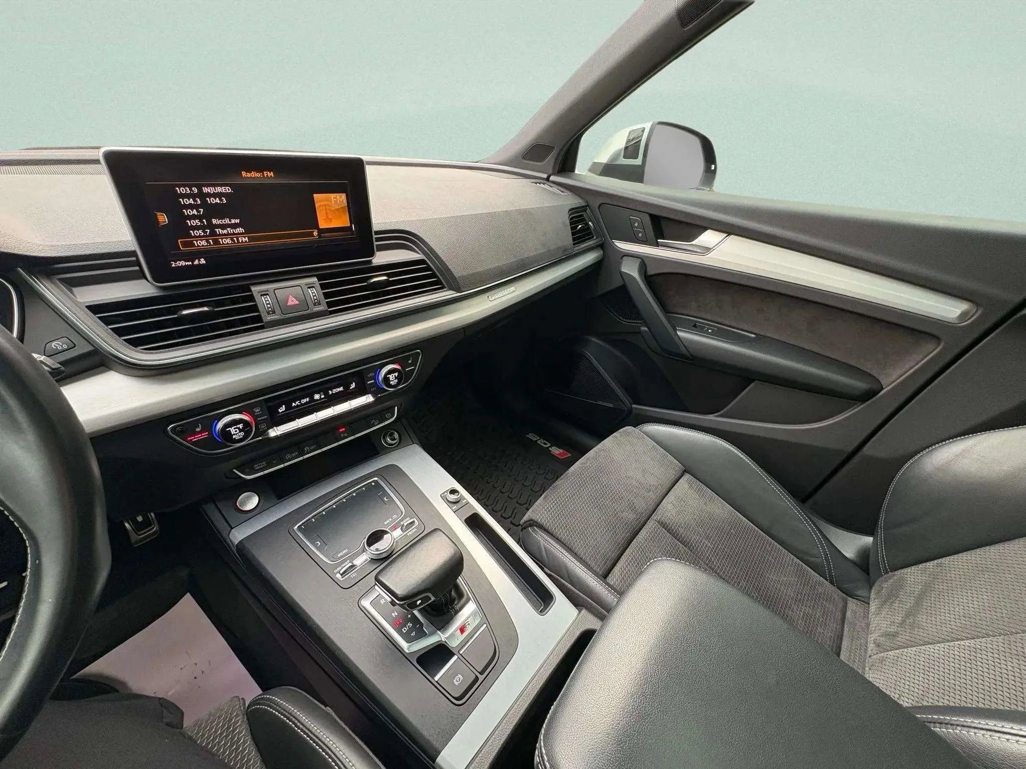 Used 2018 Audi SQ5 Premium Plus w/ Navigation Package image 48