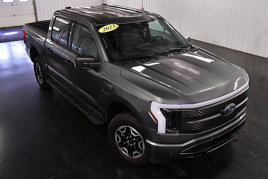 Used 2023 Ford F150 Lightning XLT image 14