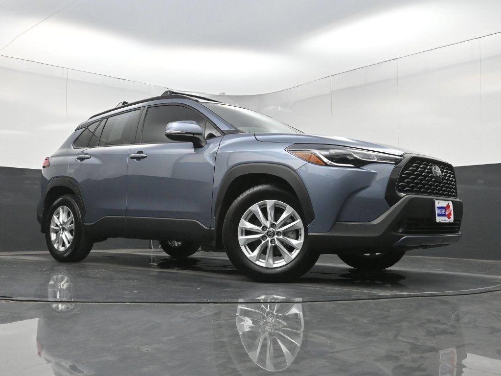 Used 2024 Toyota Corolla Cross LE w/ Moonroof Package FWD image 24