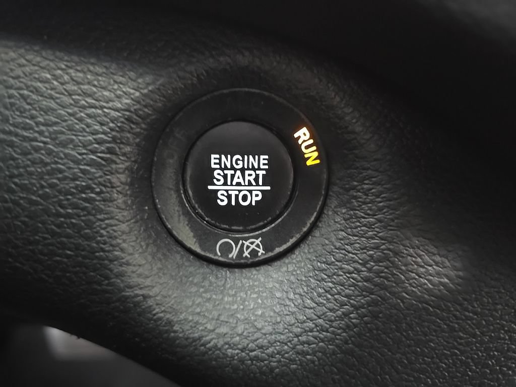 Used 2019 Jeep Cherokee Limited AWD/4WD image 21