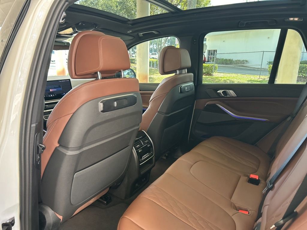 Used 2025 BMW X5 xDrive50e image 47