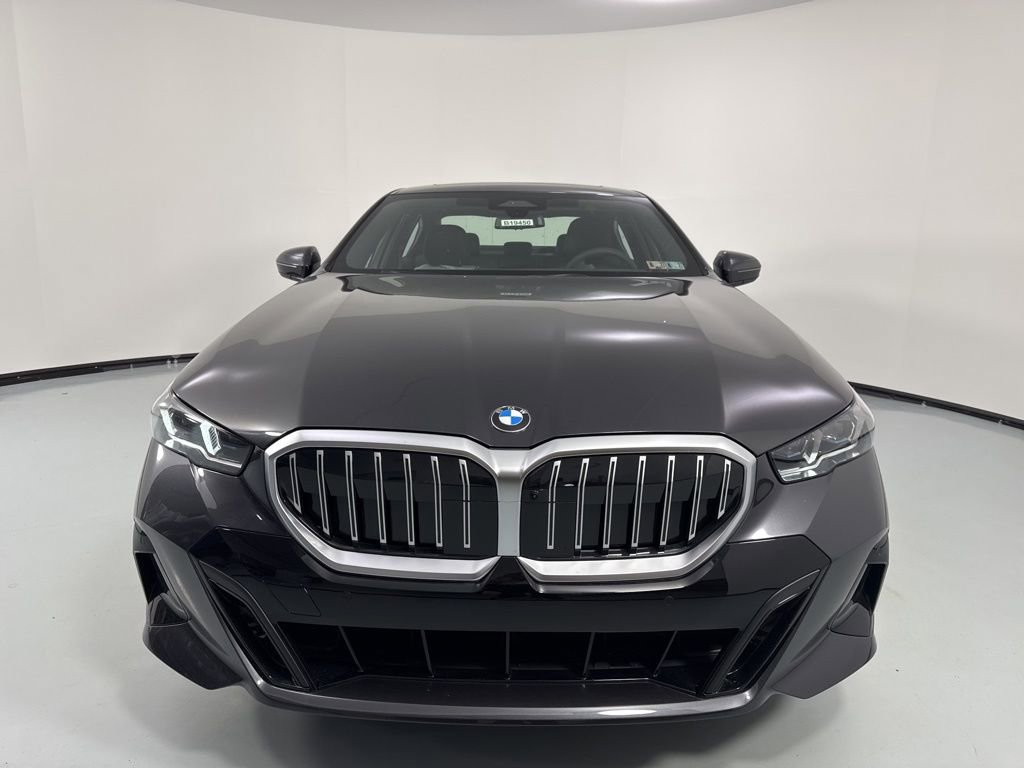 New 2026 BMW 530i xDrive w/ M Sport Package image 2