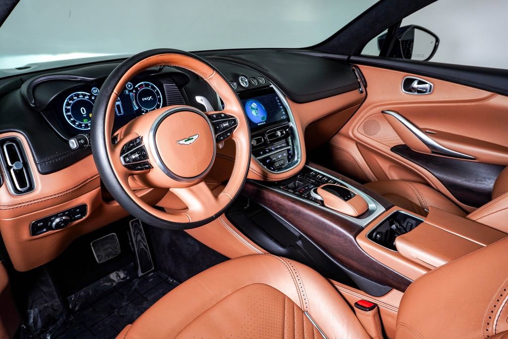 Used 2021 Aston Martin DBX image 22