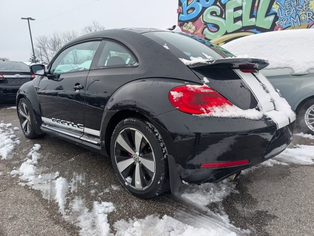 Used 2013 Volkswagen Beetle 2.0T FWD image 4