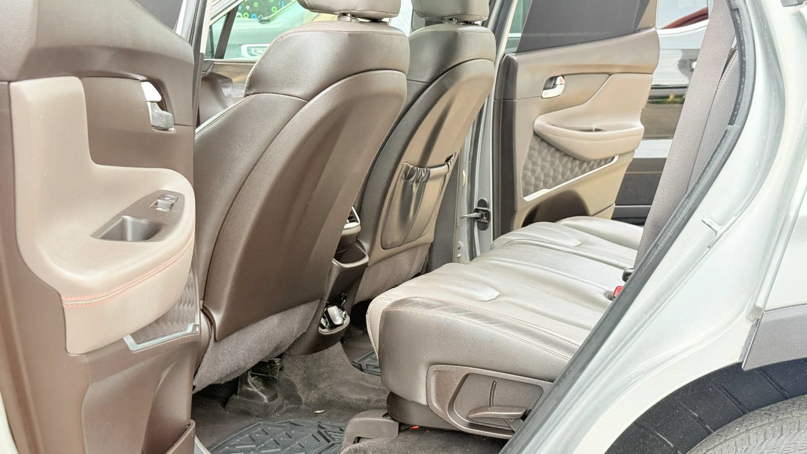 Used 2020 Hyundai Santa Fe Limited FWD image 4