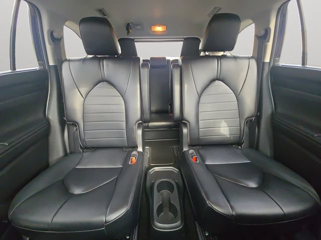 Used 2023 Toyota Highlander XLE FWD image 17
