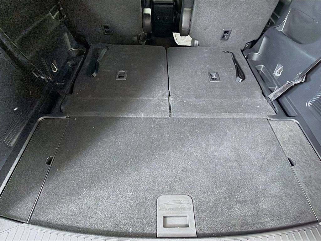 Used 2023 Ford Explorer XLT w/ Equipment Group 202A AWD/4WD image 14