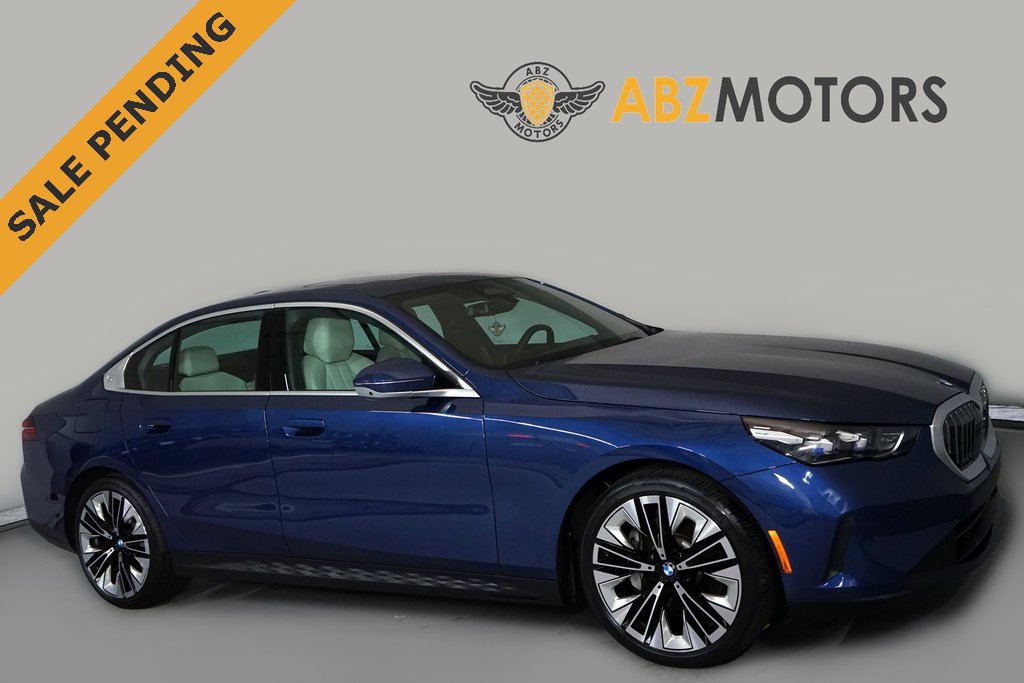 Used 2025 BMW 530i image 1