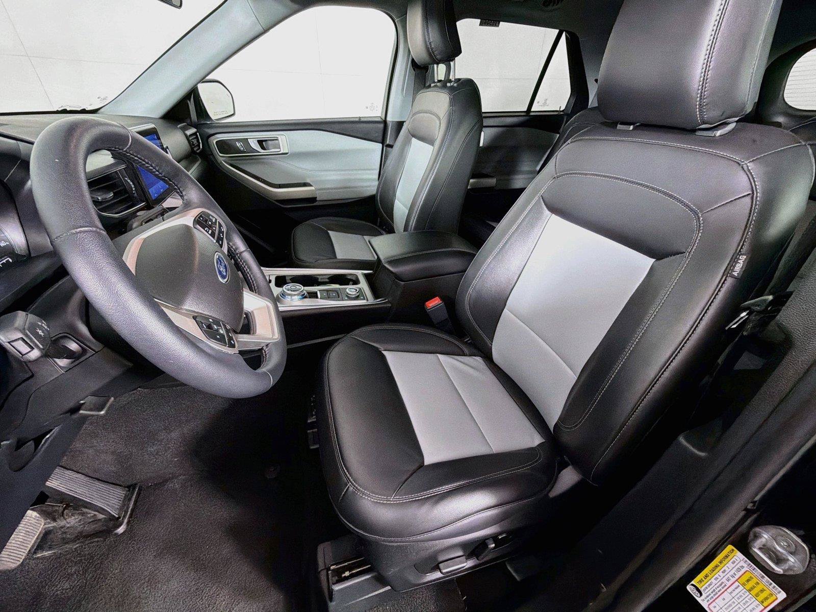 Used 2023 Ford Explorer XLT w/ Equipment Group 202A AWD/4WD image 2