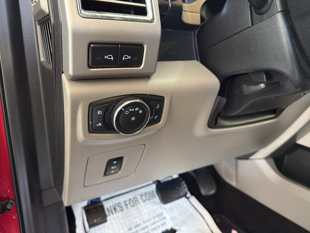 Used 2015 Ford F150 Lariat image 11