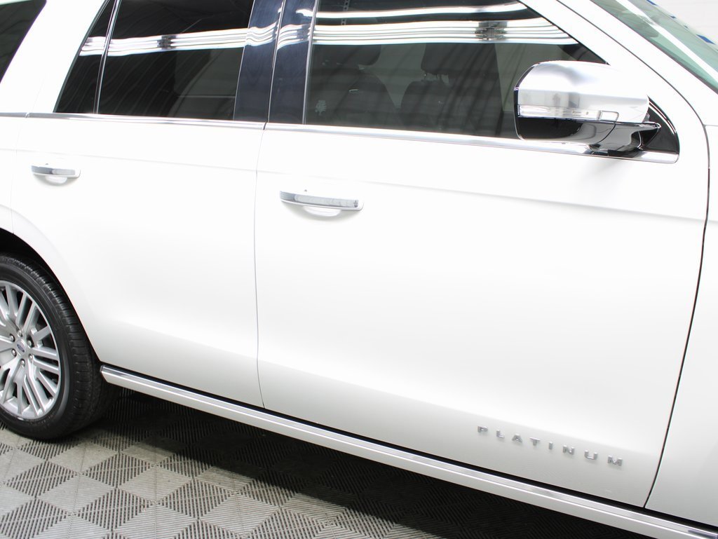 Used 2024 Ford Expedition Platinum image 38