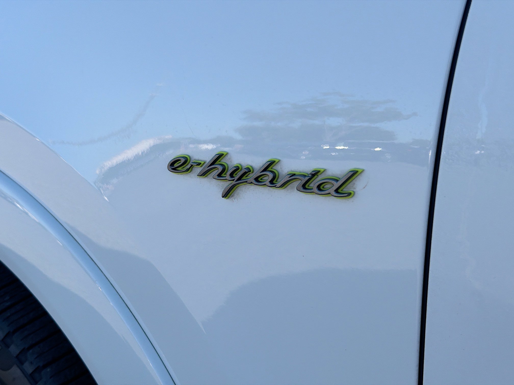 Used 2023 Porsche Cayenne Platinum Edition image 46