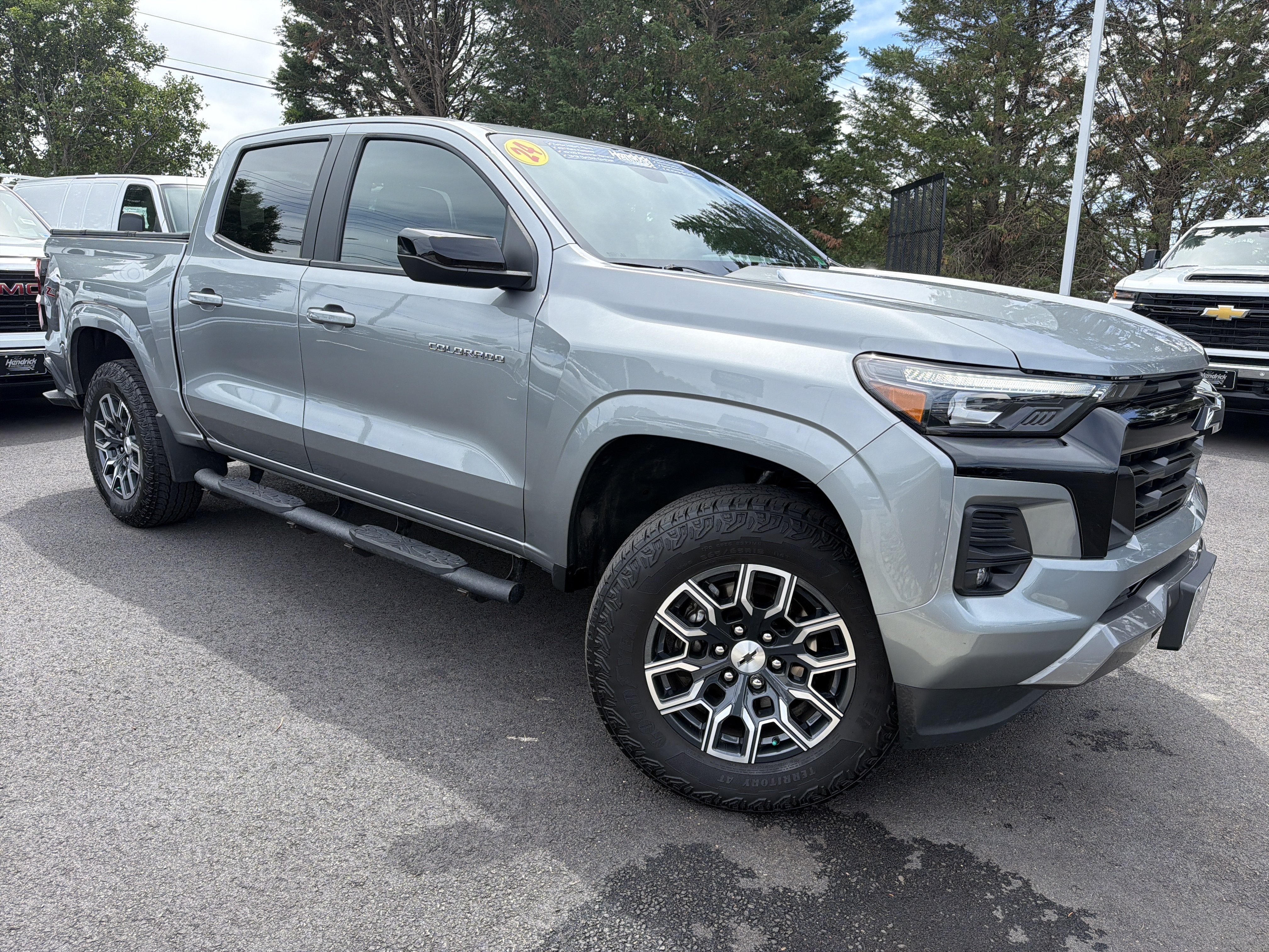 Used 2024 Chevrolet Colorado Z71 w/ Z71 Convenience Package 2 AWD/4WD image 2